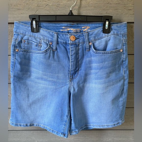 Seven7 Pants - Seven7 Blue Jean Shorts with Classic Design